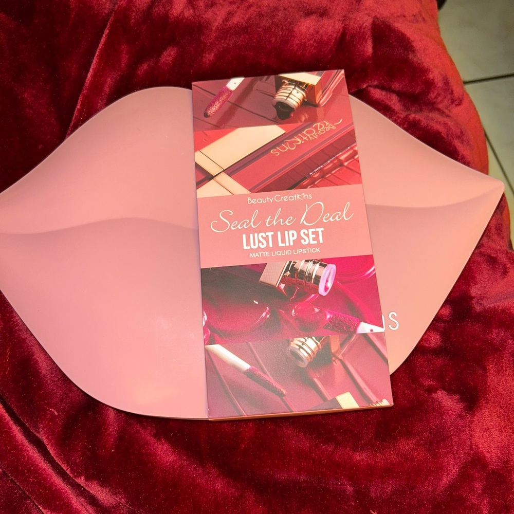 Beauty Creations Seal the Deal Lip Set - Pink Case